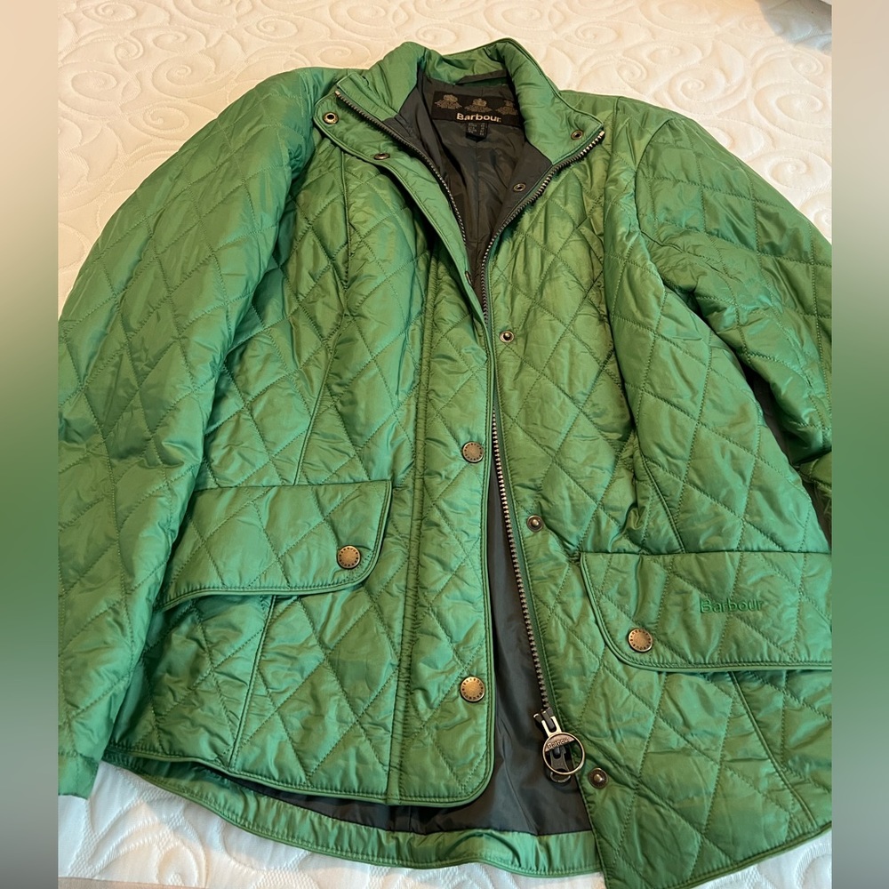 Barbour women’s quilted green jacket size 10 (fits like an 8)